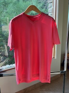 Tommy Bahama Men's V-Neck Short Sleeve Tee in Coral Pink